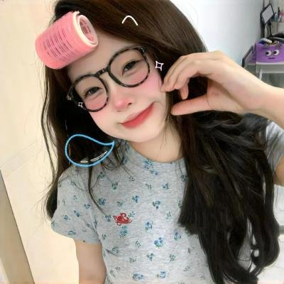 出墙红杏两家春